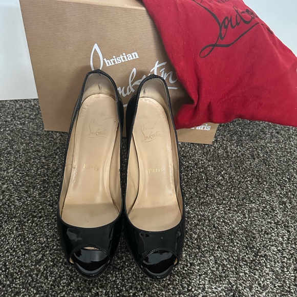 Louboutin Yolanda 120 Patent Peep Toe Pumps size 7 - Picture 4 of 8